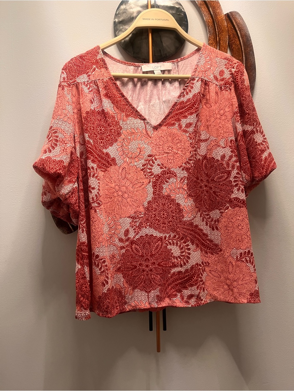 LOFT Coral Floral V-Neck Blouse M